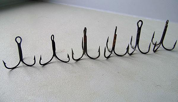 Malheureusement, certains jardiniers attrapent les taupes de façon barbare avec des hameçons.