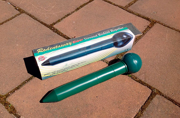 Pour la plupart, ces appareils n'émettent pas d'ultrasons, mais sont sains (et certains modèles vibrent également).