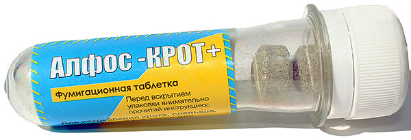 Parfois, les taupes aident à se débarrasser des comprimés de fumigation Alfos.