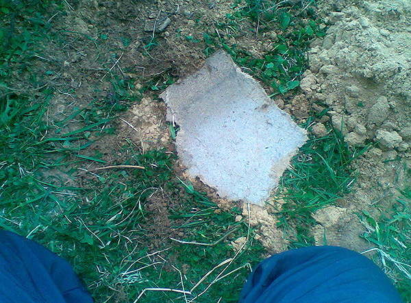 Le piège doit être recouvert d’un matériau opaque.