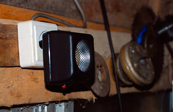 Les répulsifs à ultrasons sont peut-être le remède le plus humain pour les rats et les souris, bien qu'ils ne soient pas toujours efficaces ...