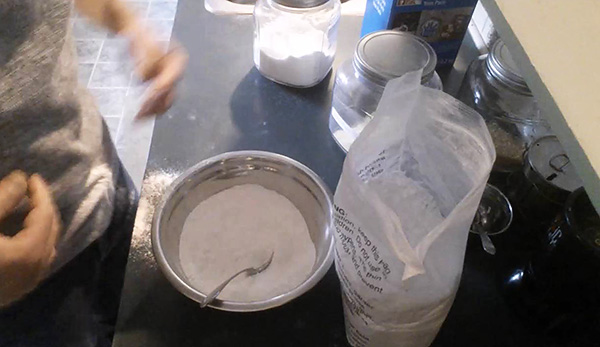 Le poison pour les rongeurs est facile à faire avec vos propres mains, si vous connaissez la recette et disposez de tous les ingrédients nécessaires.