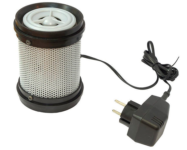 Les répulsifs à ultrasons vous permettent de vous débarrasser des souris et des rats dans la maison sans les tuer, mais en les repoussant avec un rayonnement sonore à haute fréquence.