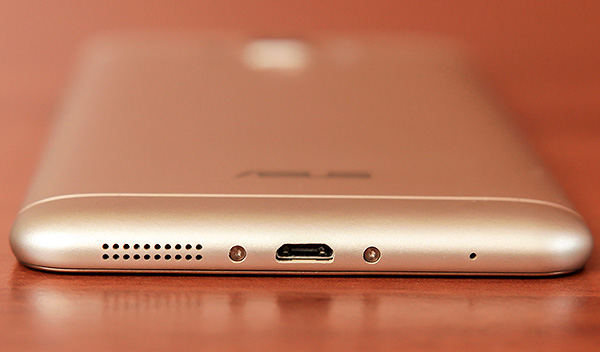 Le haut-parleur d'un smartphone moyen n'est pas capable de reproduire une échographie.