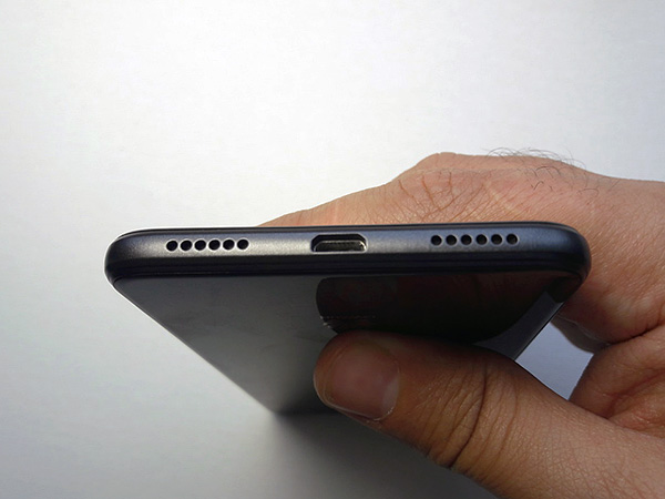 Les haut-parleurs de smartphones, même les plus chers, ne sont tout simplement pas conçus pour reproduire les ultrasons.